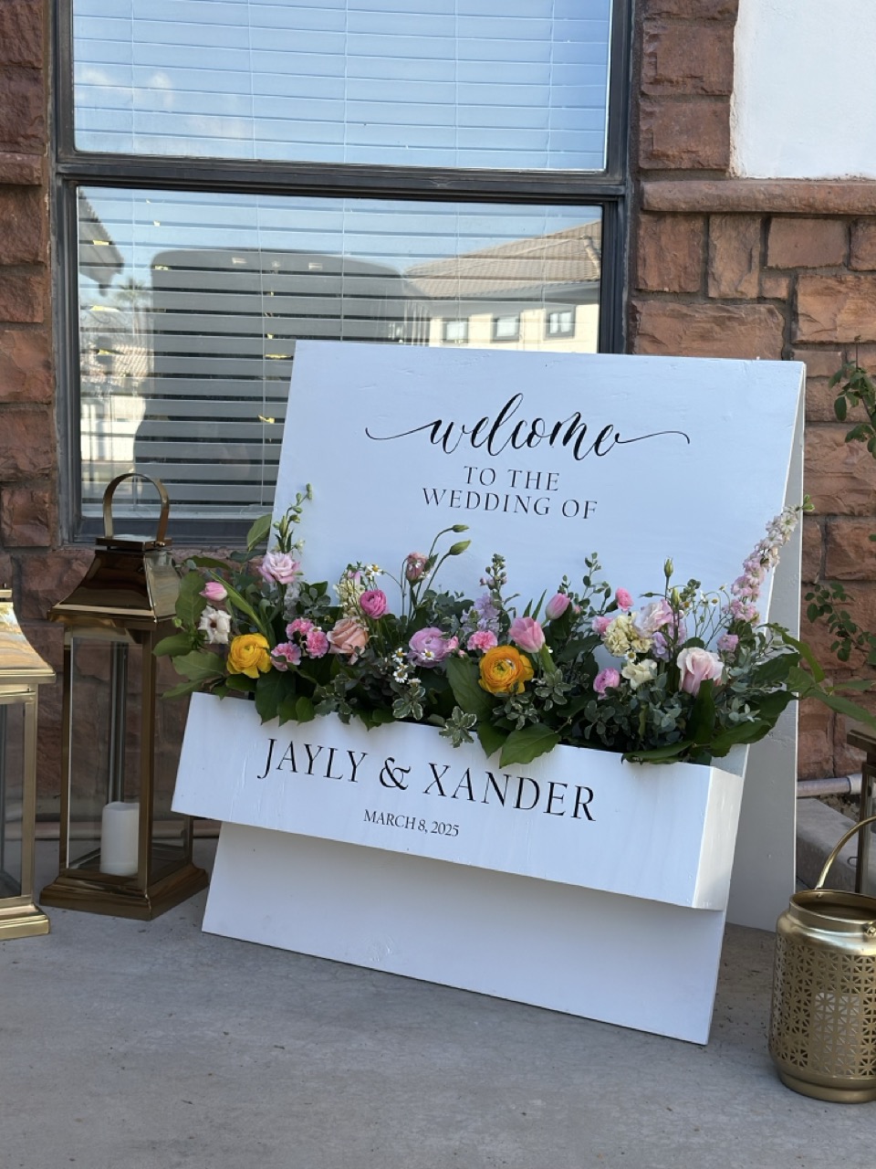 Floral arrangement preview
